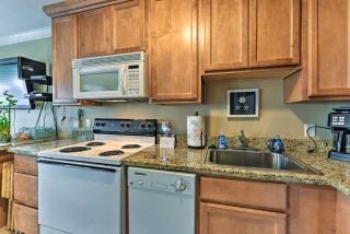 Beachfront Paradise! Condo with Pool in Galveston - 1