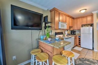 Beachfront Paradise! Condo with Pool in Galveston - 3