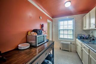 Walk to Shops, Dining and City Park Reading Apt - Reading - 7