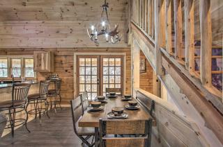 The Phoenix Cabin with Hot Tub in Gatlinburg! - Gatlinburg - 4