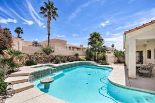 Elegant Lake Havasu Getaway w/ Pool - 3 Mi to Lake - 9