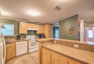 Homosassa House with Fire Pit Less Than 2 Miles to River! - Homosassa - 3
