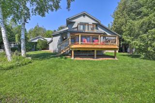 Plattsburgh Home with Deck on Lake Champlain - Plattsburgh - 9