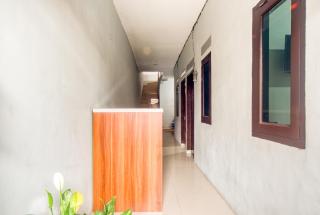 RedDoorz near Graha Cijantung Mall - 2