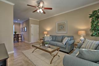 Walk to Beach Lavish Resort Escape in Galveston! - Galveston - 6