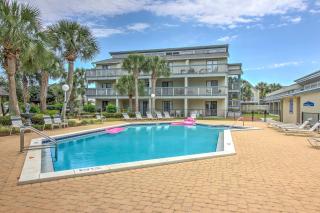 PCB Condo with Balcony Close to the Beach! - Panama City Beach - 9