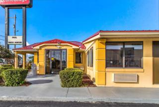 Econo Lodge - Norwalk - 9