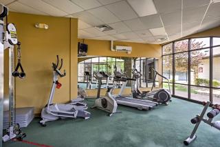 Branson West Cabin with Pool Access and Golfing - Branson West - 7