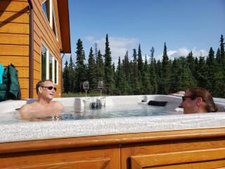 Denali Wild Stay - Bear Cabin with Hot Tub and Free Wifi, Private, sleep 6 - Healy - 9