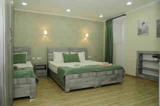 Erik's Guest House - 4