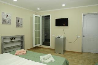 Erik's Guest House - 3