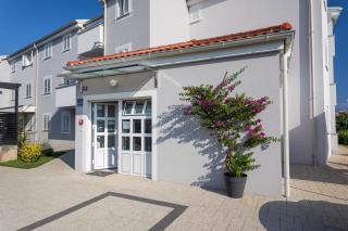 Apartments Crnekovic Tomislava 8 - Baška - 7