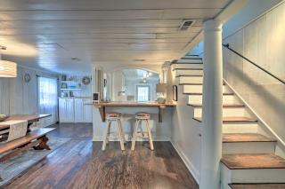 Coastal, Walkable Home in Historic Southport! - Southport - 5