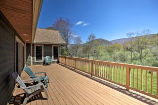 House with Deck, Fire Pit - 15 Mins to Snowshoe! - Slaty Fork - 8
