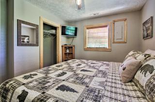 Secluded Cabin with Hot Tub, 3 Mi to Pigeon Forge! - Sevierville - 1