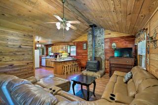 Secluded Cabin with Pond about 37 Mi to Gulf Coast! - 7