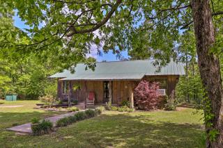 Secluded Cabin with Pond about 37 Mi to Gulf Coast! - Wiggins - 0