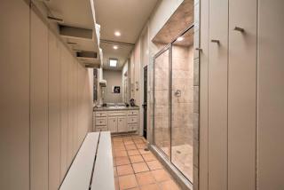 Lakefront Wallis Ranch with Private Beach and Patio! - Wallis - 7
