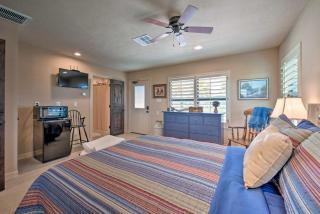 Lakefront Wallis Ranch with Private Beach and Patio! - Wallis - 1