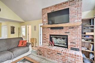 Waterfront Sunrise Beach Home with Dock and Grill - Sunrise Beach - 6