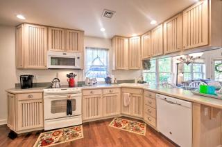 9 Mi to Midtown Harrisburg Cottage with Deck - Harrisburg - 4
