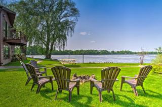 Lakefront Eau Galle Home with Hot Tub and Fire Pit - Durand - 9