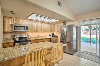 S Cottonwood Home with Yard, 3 Mi to Main St - 8