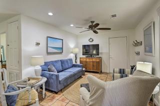 Emerald Coast Getaway with Yard - Steps to Beach! - Santa Rosa Beach - 6
