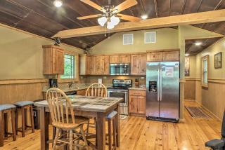 Guntersville Lake Cabin with 3 Fishing Ponds! - Guntersville - 5