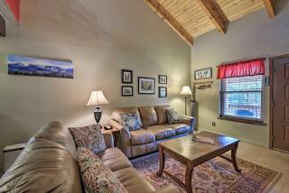 Condo with Grill Access Close to Angel Fire Resort - Angel Fire - 2