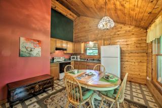 Eureka Springs Studio with Deck, Views and BBQ! - Eureka Springs - 8
