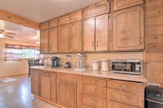 Cabin 6 Mi to Burr Trail, 32 Mi to Escalante! - 1