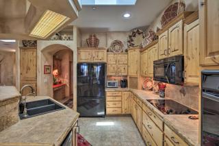 Patio, Grill & Yard: Pet-Friendly Lake Havasu Gem - 3