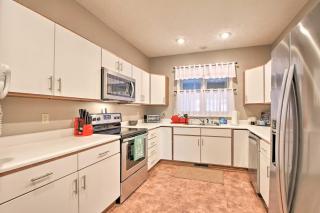 Condo on Lake Keowee with Resort Amenities and Pool! - Salem - 1