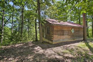 Secluded Studio with Deck about 8 Miles to Beaver Lake! - Eureka Springs - 9