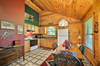 Secluded Studio with Deck about 8 Miles to Beaver Lake! - Eureka Springs - 7