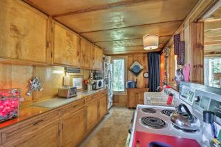Cozy Lakefront Madison Cabin with Dock and Kayaks - Madison - 4