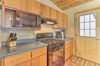 Lead Cabin about 9 Mi to Deadwood Hot Tub and Patio! - Lead - 4
