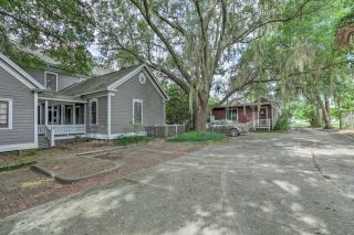Gainesville Cottage with Sunroom and Covered Porch - 8