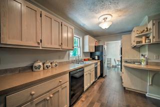 Waterfront Lake Barkley Home with Deck and Fire Pit! - Cadiz - 2