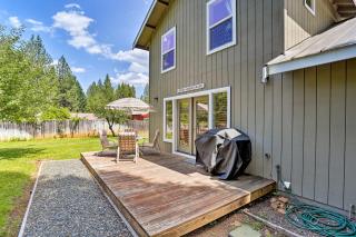 Cabin with Backyard Space - half Mi to Trinity Lake! - Trinity Center - 9
