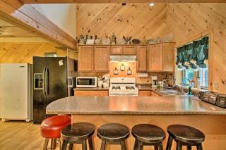 Pet-Friendly Rumney Cabin on Stinson Lake! - Rumney - 6