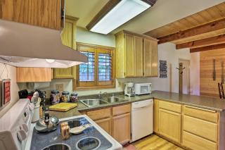 Cabin with Backyard Space - half Mi to Trinity Lake! - Trinity Center - 5