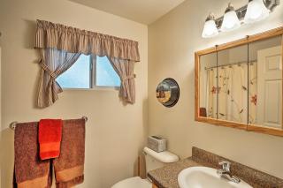 Cabin with Backyard Space - half Mi to Trinity Lake! - Trinity Center - 2