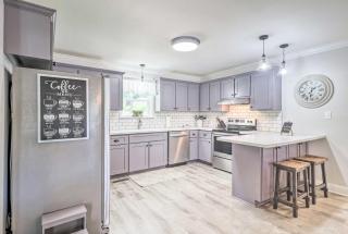 Waterfront Lake Sinclair Home with Boat Dock! - Milledgeville - 1
