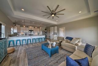 Deck and Ocean Views Home in Crystal Beach! - Patton Woods - 8