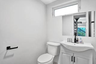 Bright Beachside Getaway Apt 7 - Pompano Beach - 5