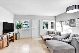 Bright Beachside Getaway Apt 7 - Pompano Beach - 6