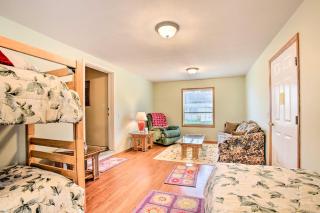 Houghton Lake House with Fire Pit - 2 Mi to Trails! - 9