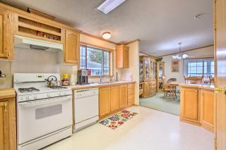 Houghton Lake House with Fire Pit - 2 Mi to Trails! - 4